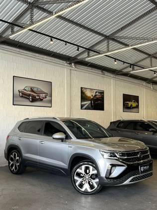 VOLKSWAGEN TAOS 1.4 250 TSI TOTAL FLEX HIGHLINE AUTOMÁTICO